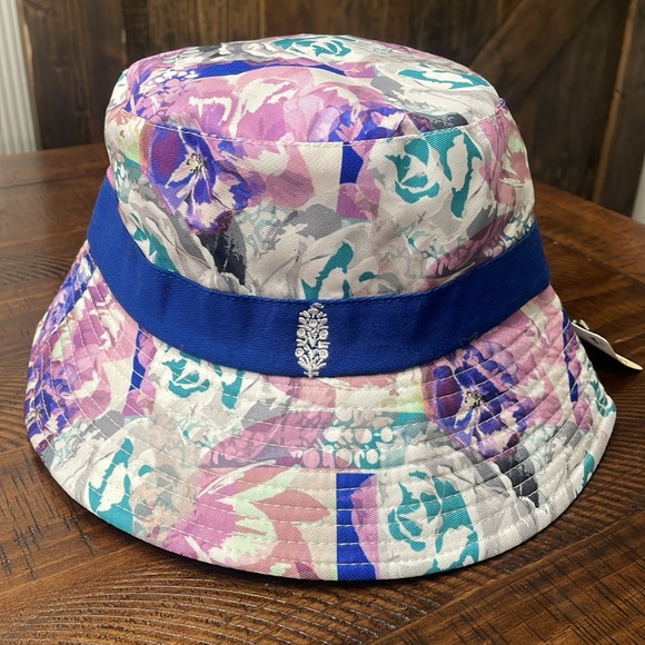 FREE PEOPLE Bucket Hat Digital Blooms - Picture 3 of 9